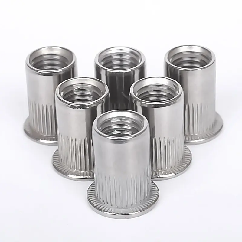 Piuliță cu nituri moletate vertical cu cap plat